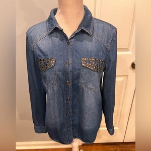 Mudd Women’s Chambray Studded Pockets Button Down Denim Shirt